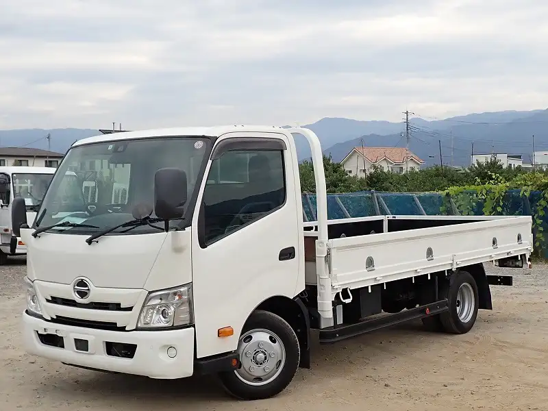 日野 デュトロ 小型 平ボディ 2RG-XZC710M R2 の中古トラック【車両No.197795】