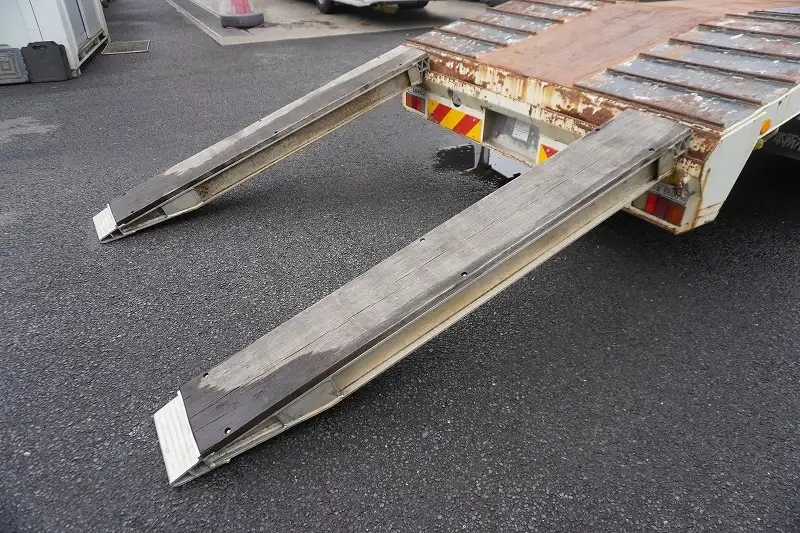 いすゞ フォワード 中型/増トン 車両重機運搬 ベッド カスタムの中古トラック画像8