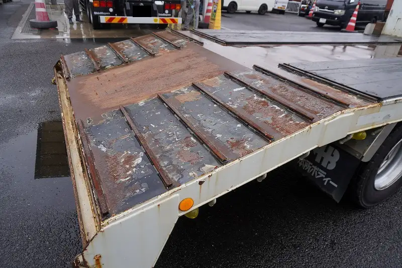 いすゞ フォワード 中型/増トン 車両重機運搬 ベッド カスタムの中古トラック画像7