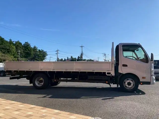 トヨタ ダイナ 小型 平ボディ  H26の中古トラック画像2