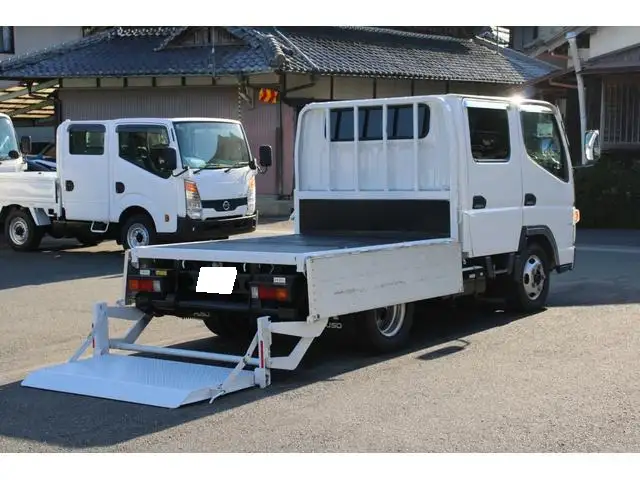 三菱 キャンター 小型 平ボディ Wキャブ パワーゲートの中古トラック画像4