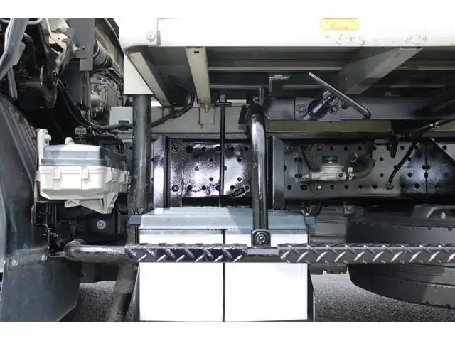 いすゞ エルフ 小型 アルミバン ボトルカー サイドドアの中古トラック画像15