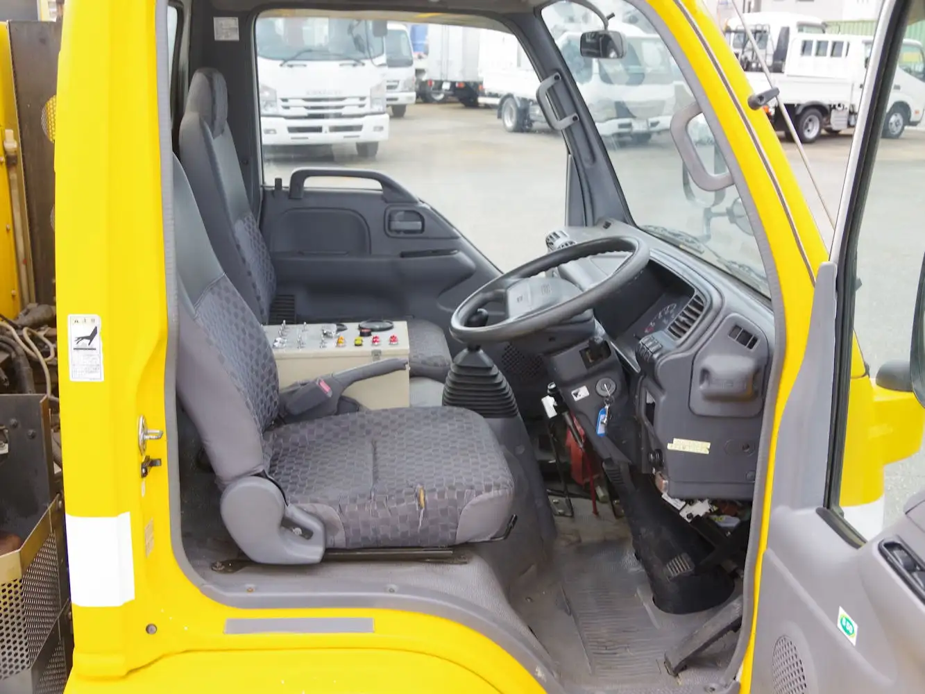 いすゞ エルフ 小型 タンク車 その他 PB-NKR81Nの中古トラック画像15