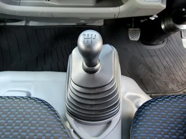 トヨタ ダイナ 小型 平ボディ 床鉄板 2RG-XZC605の中古トラック画像15