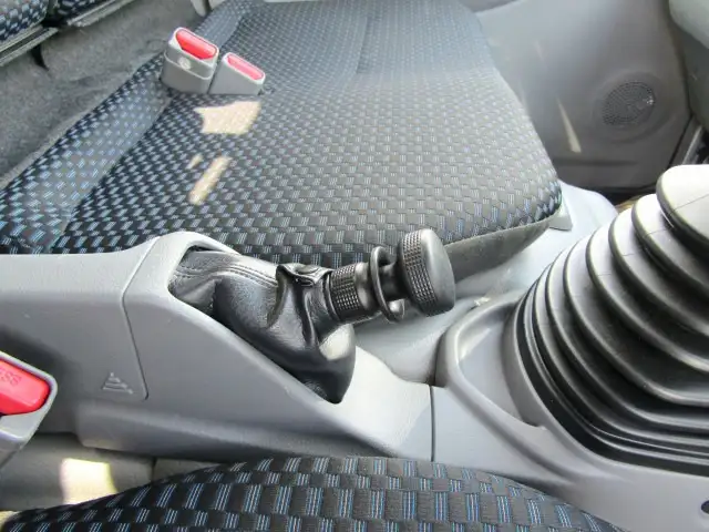 トヨタ ダイナ 小型 平ボディ 床鉄板 2RG-XZC605の中古トラック画像16