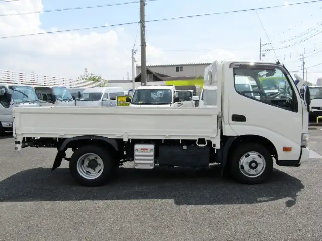 トヨタ ダイナ 小型 平ボディ 床鉄板 2RG-XZC605の中古トラック画像3
