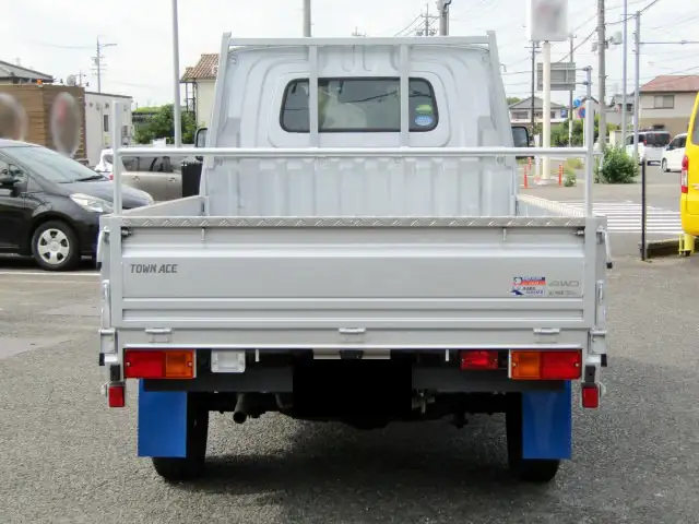 トヨタ タウンエース 小型 平ボディ 5BF-S413U R2の中古トラック画像4