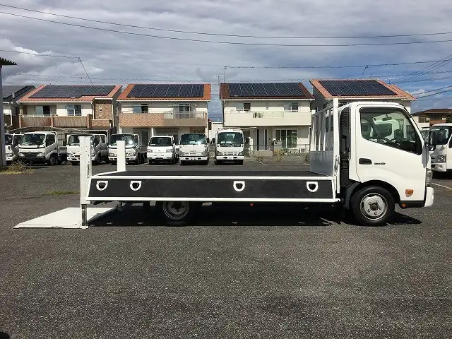 日野 デュトロ 小型 平ボディ パワーゲート SKG-XZU710Mの中古トラック画像5