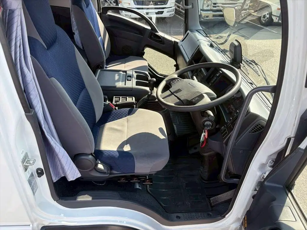 いすゞ フォワード 中型/増トン 車両重機運搬 ラジコン ウインチの中古トラック画像12