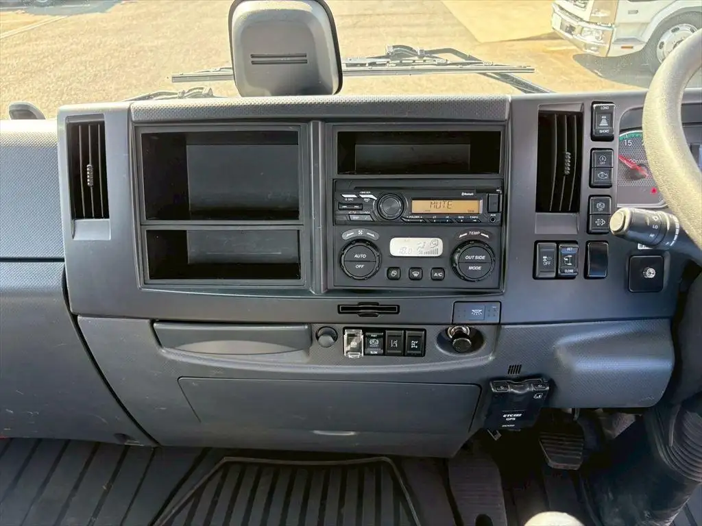 いすゞ フォワード 中型/増トン 車両重機運搬 ラジコン ウインチの中古トラック画像13