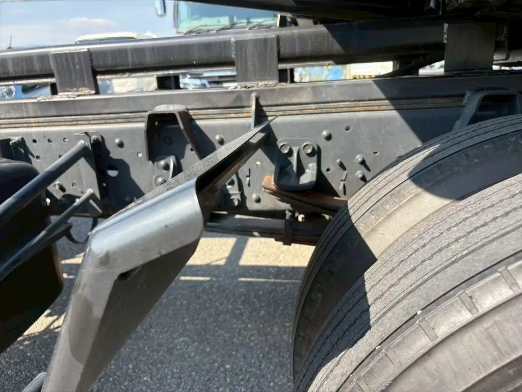いすゞ フォワード 中型/増トン 車両重機運搬 ラジコン ウインチの中古トラック画像18