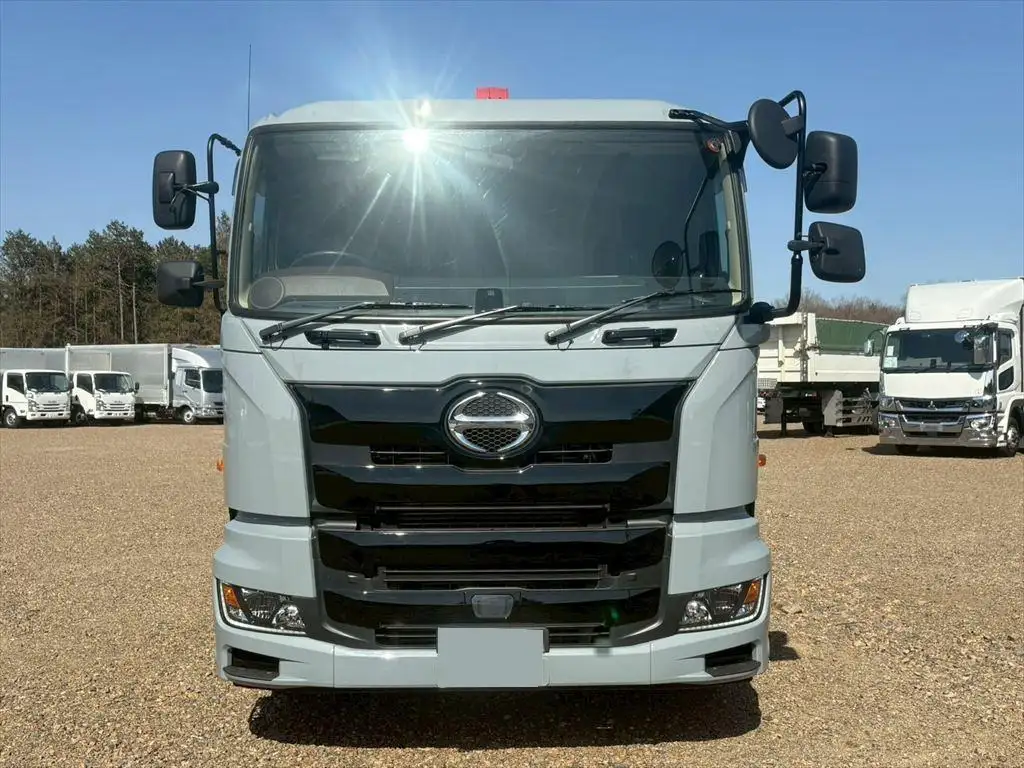 日野 プロフィア 大型 クレーン付 アルミブロック エアサスの中古トラック画像2