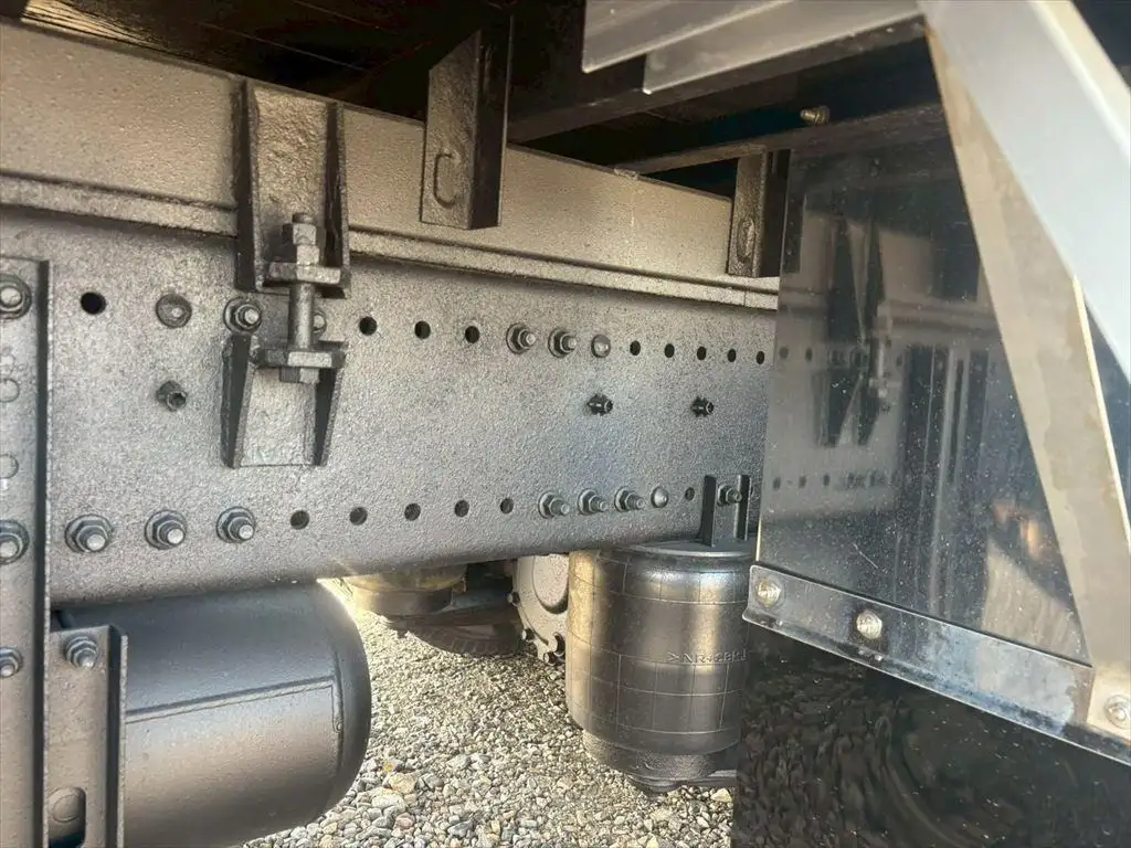 日野 プロフィア 大型 クレーン付 アルミブロック エアサスの中古トラック画像像17