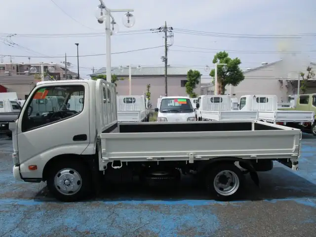 トヨタ ダイナ 小型 平ボディ 2RG-XZC605 R2の中古トラック画像6