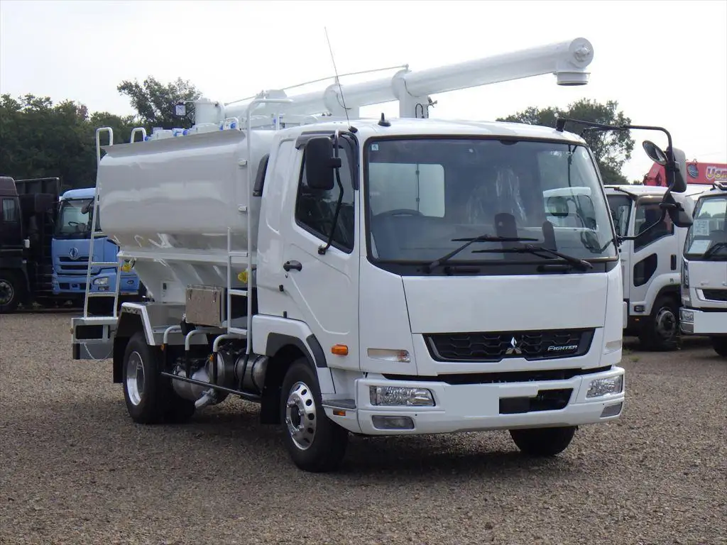 三菱 ファイター 中型/増トン タンク車 バルク 2KG-FK62Fの中古トラック画像2