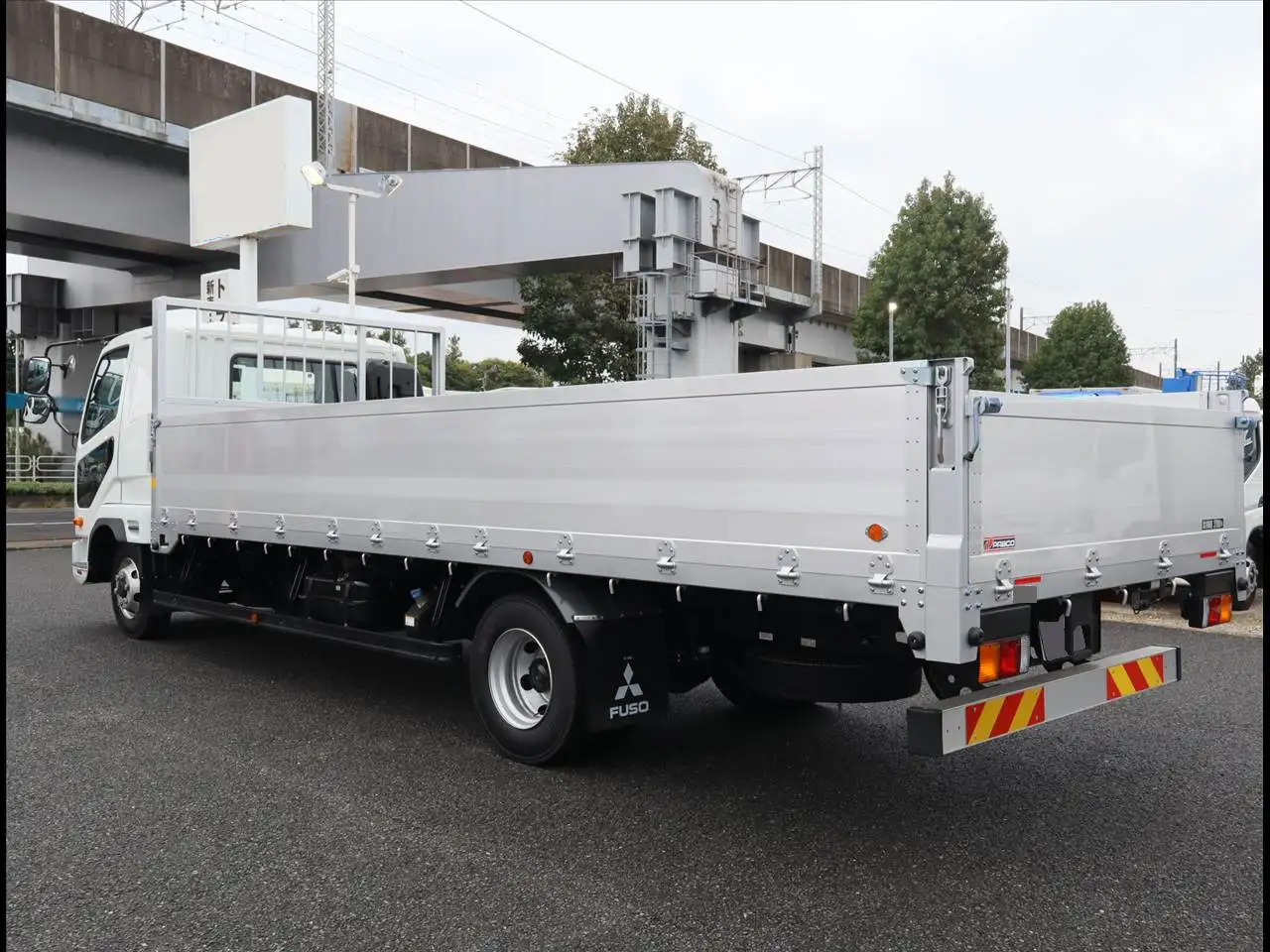 三菱 ファイター 中型/増トン 平ボディ アルミブロック ベッドの中古トラック画像5