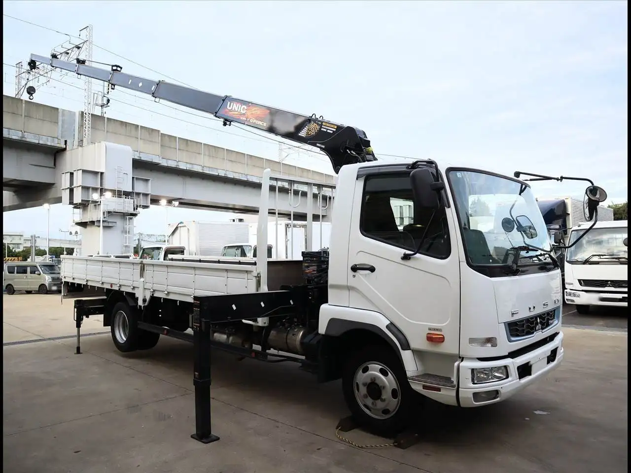 三菱 ファイター 中型/増トン クレーン付 床鉄板 6段の中古トラック画像2