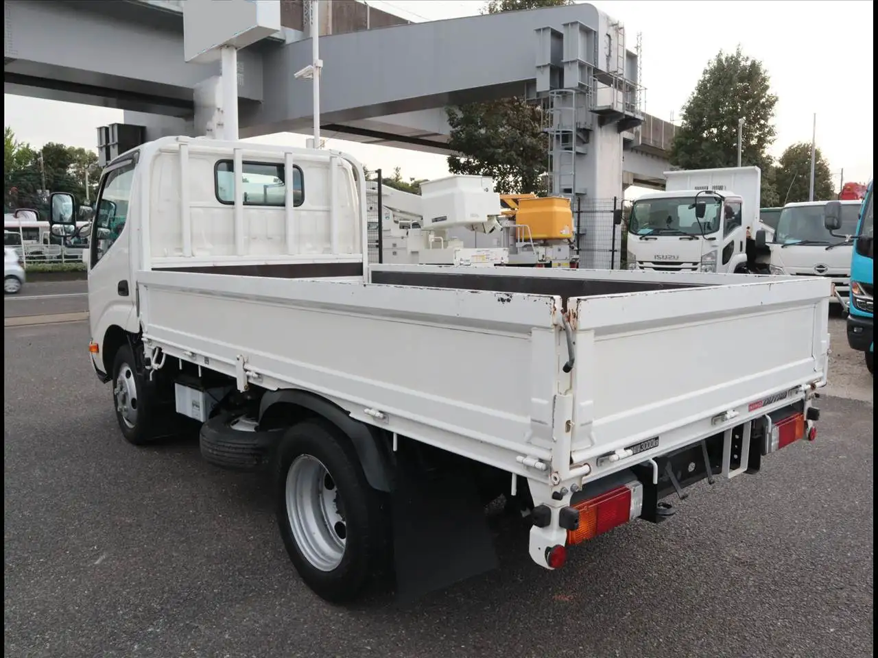 日野 デュトロ 小型 平ボディ 2RG-XZU605M R2の中古トラック画像5