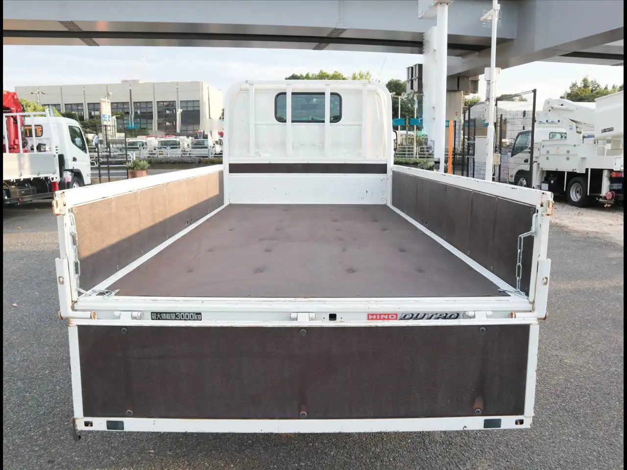 日野 デュトロ 小型 平ボディ 2RG-XZU605M R2の中古トラック画像6