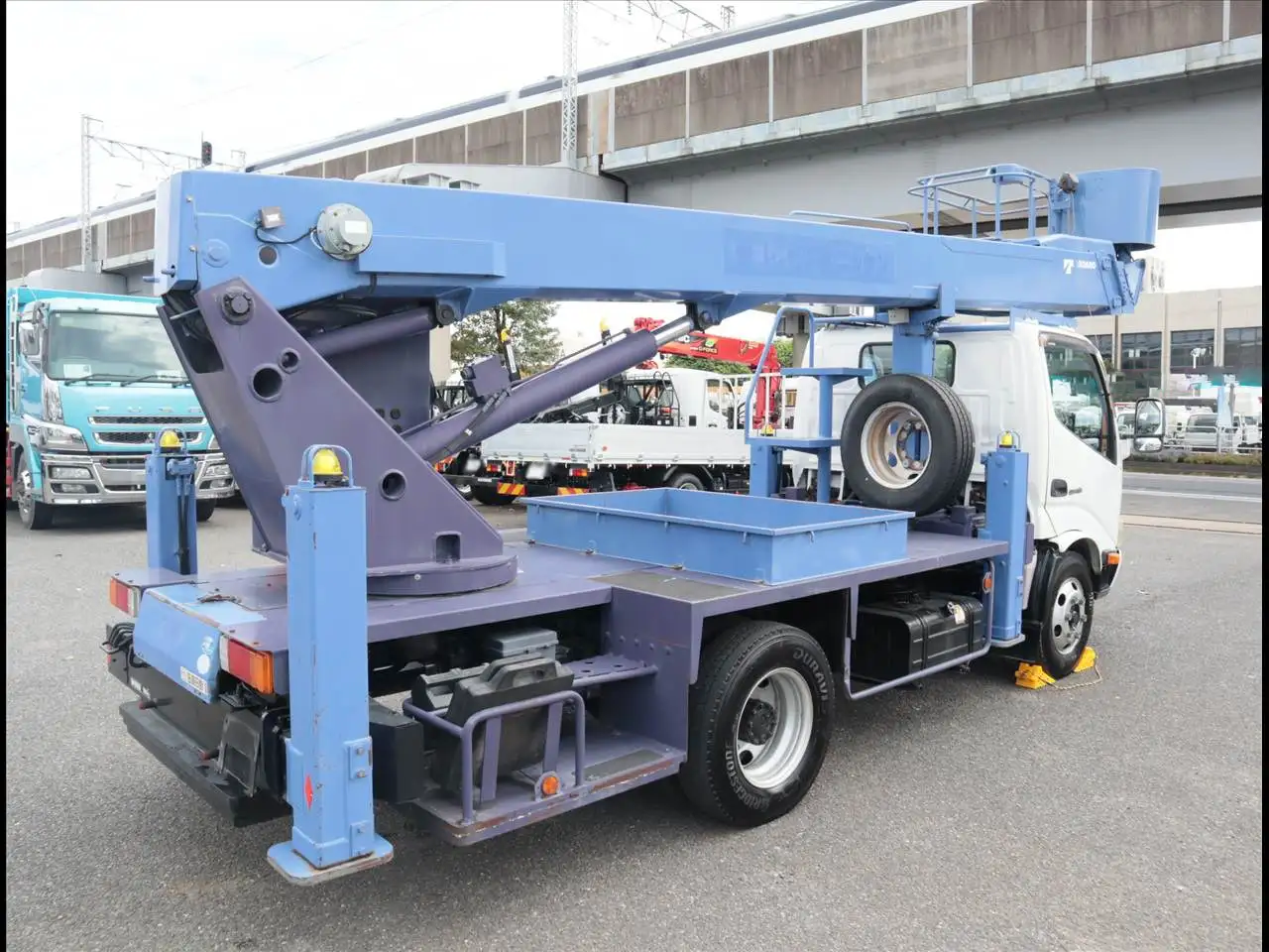 日野 デュトロ 小型 高所・建柱車 高所作業車 SKG-XZU640Fの中古トラック画像3