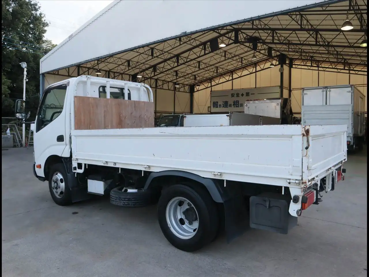 日野 デュトロ 小型 平ボディ TKG-XZC605M H31/R1の中古トラック画像5