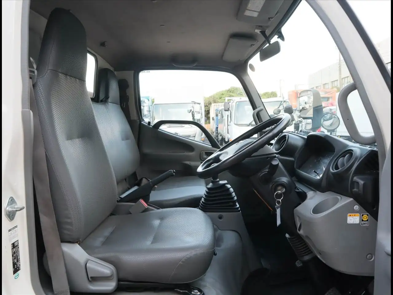 日野 デュトロ 小型 平ボディ TKG-XZC605M H31/R1の中古トラック画像11