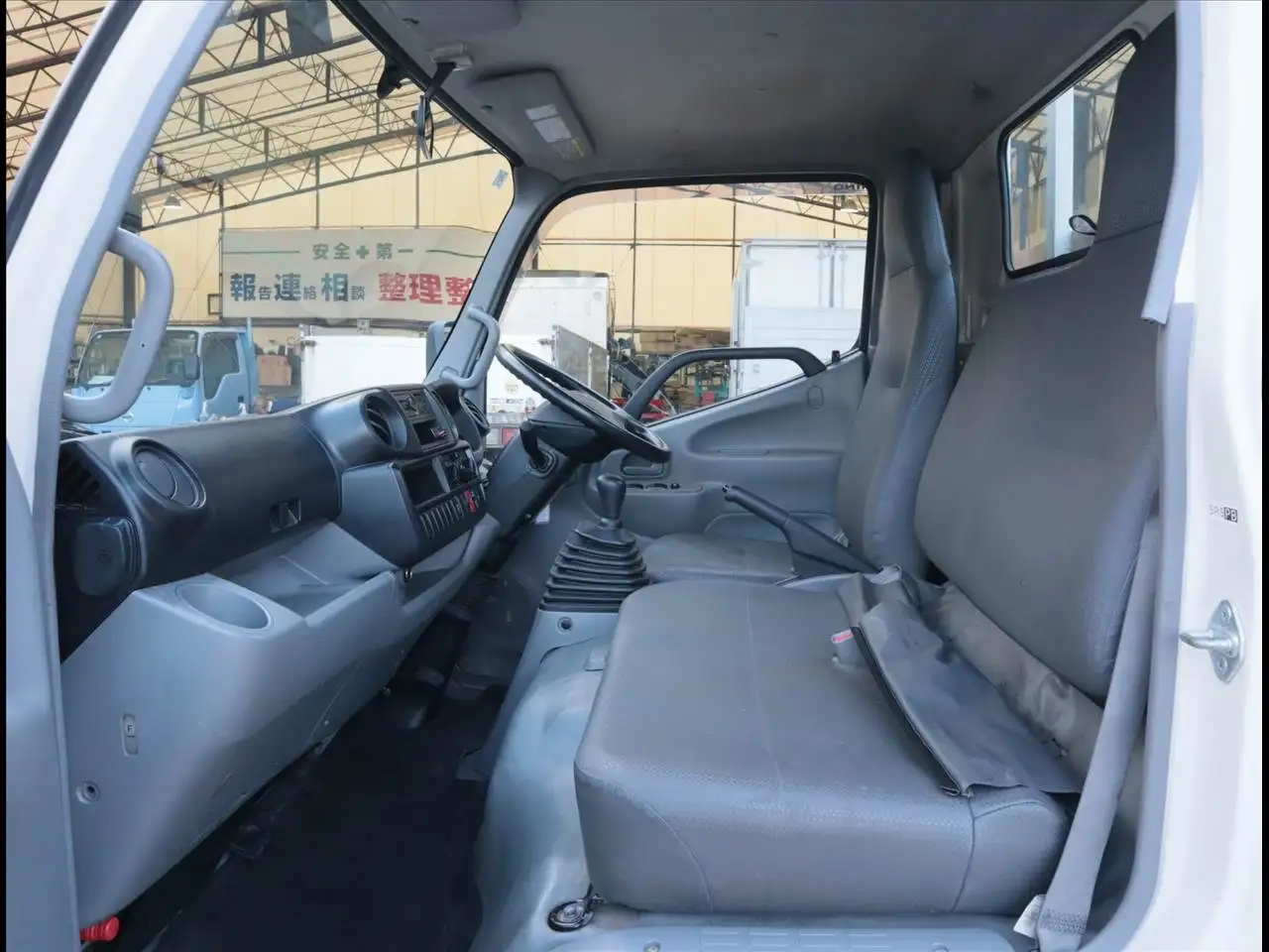 日野 デュトロ 小型 平ボディ TKG-XZC605M H31/R1の中古トラック画像12