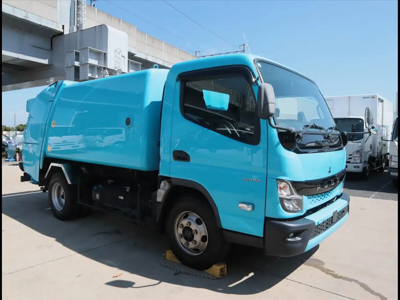 三菱 キャンター 小型 パッカー車 巻き込み式 回転ダンプ式の中古トラック画像2