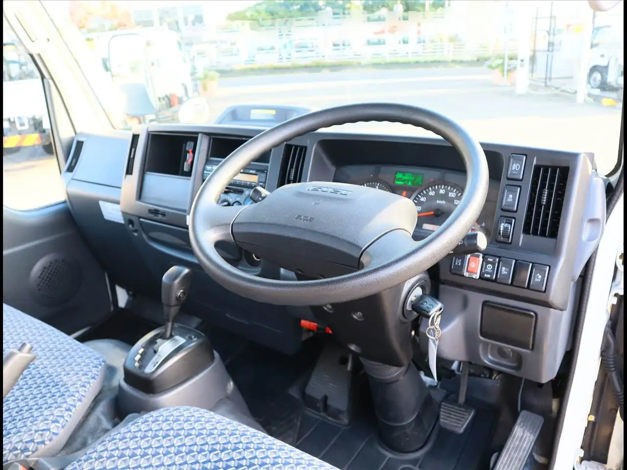 いすゞ エルフ 小型 平ボディ 2RG-NHR88A R4の中古トラック画像13