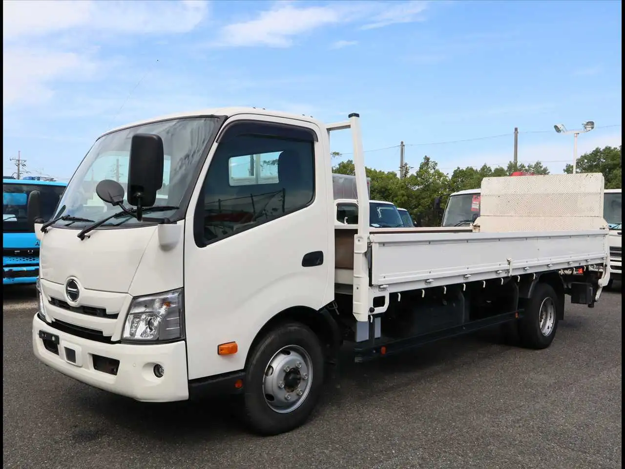 日野 デュトロ 小型 平ボディ パワーゲート 2KG-XZU730M の中古トラック【車両No.198080】