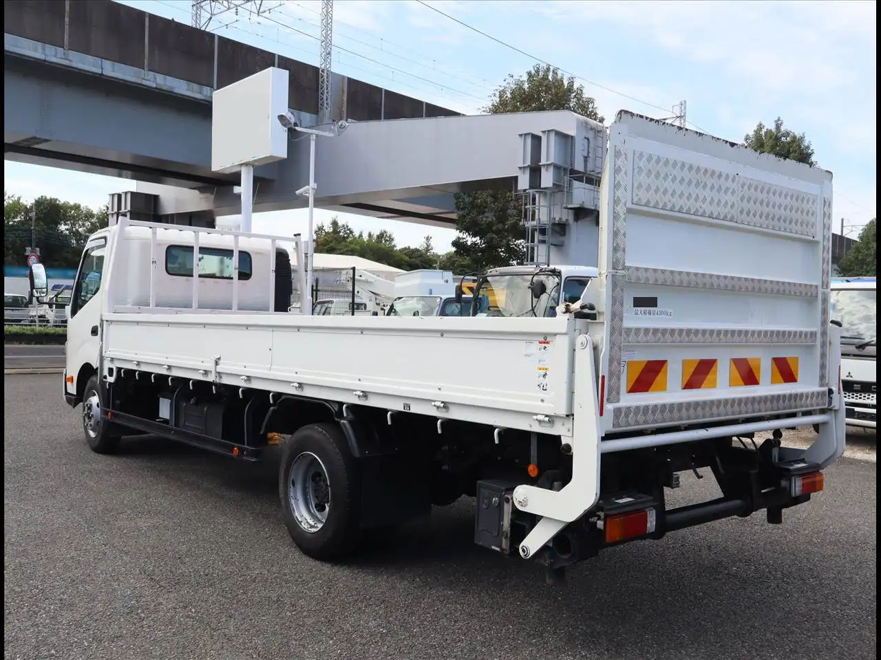 日野 デュトロ 小型 平ボディ パワーゲート 2KG-XZU730Mの中古トラック画像5