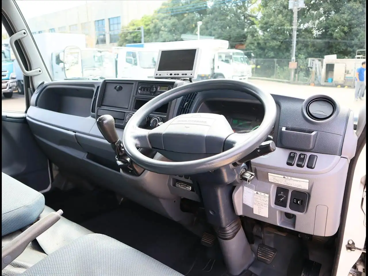 三菱 キャンター 小型 平ボディ TKG-FEC90 H27の中古トラック画像13