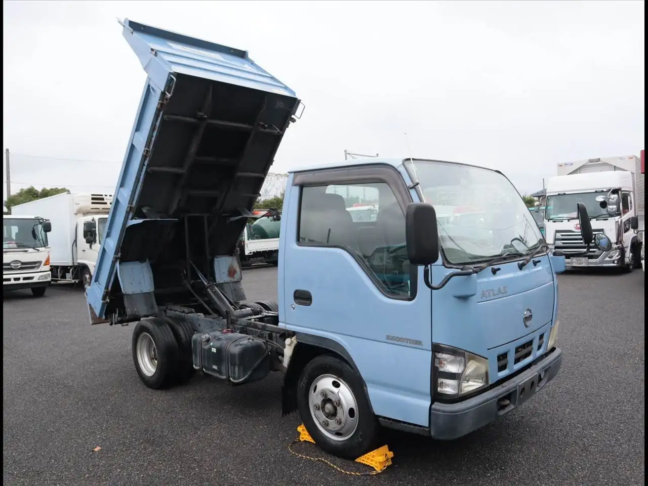 日産 アトラス 小型 ダンプ 強化 PB-AKR81ADの中古トラック画像2