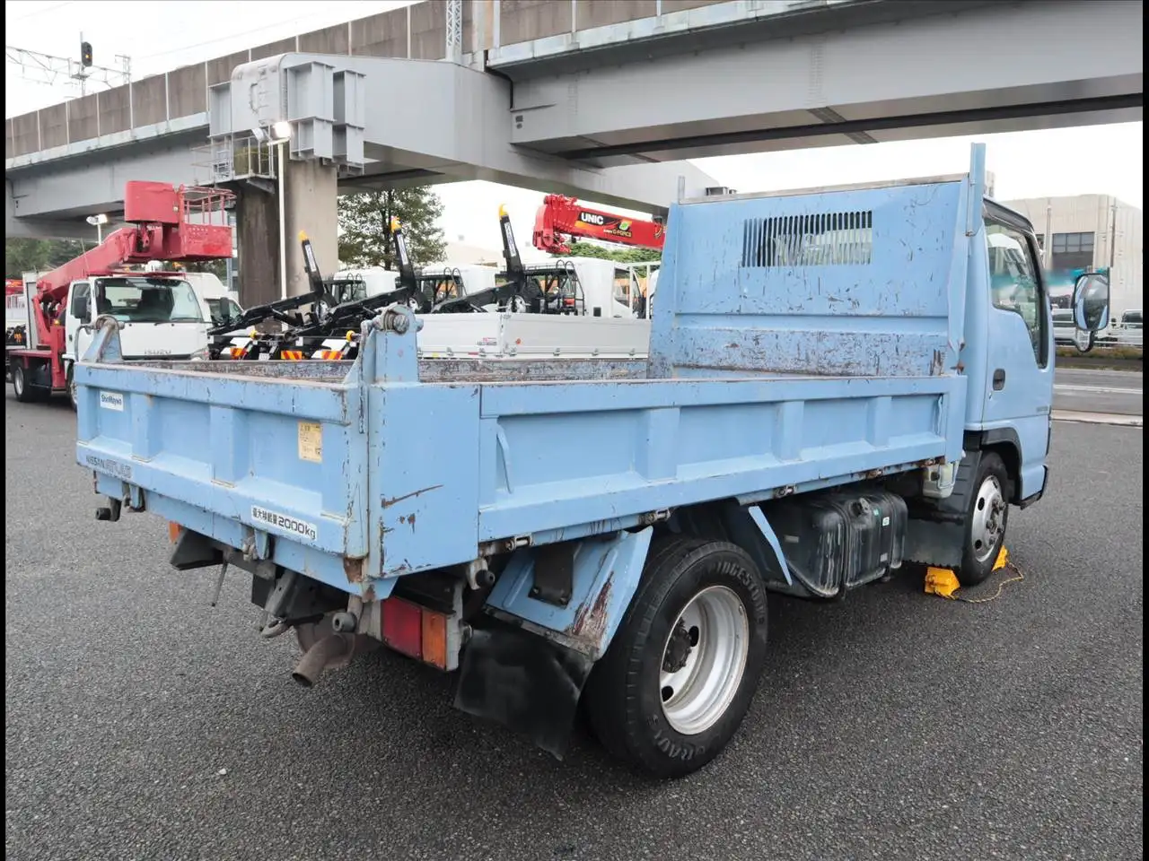 日産 アトラス 小型 ダンプ 強化 PB-AKR81ADの中古トラック画像3