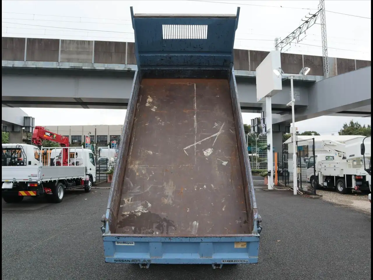 日産 アトラス 小型 ダンプ 強化 PB-AKR81ADの中古トラック画像6