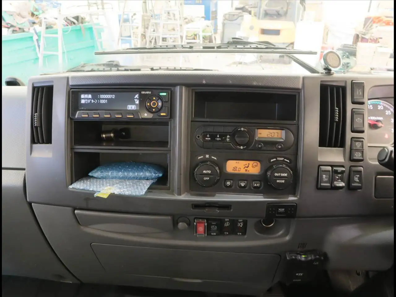 いすゞ フォワード 中型/増トン アルミバン パワーゲート 2PG-FRR90S2の中古トラック画像14