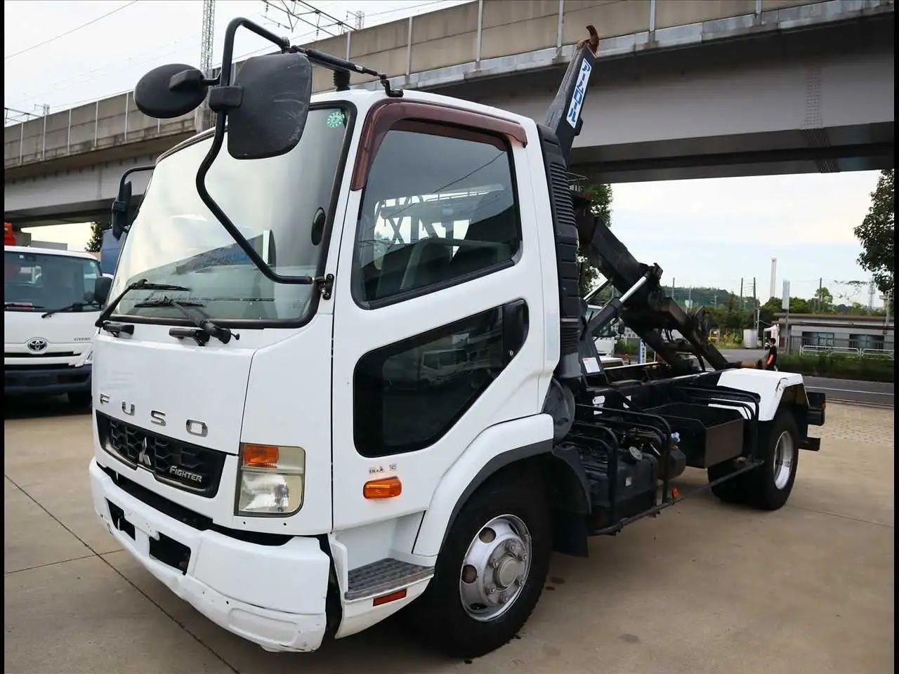 三菱 ファイター 中型/増トン アームロール ツインホイスト TKG-FK71F の中古トラック【車両No.198064】