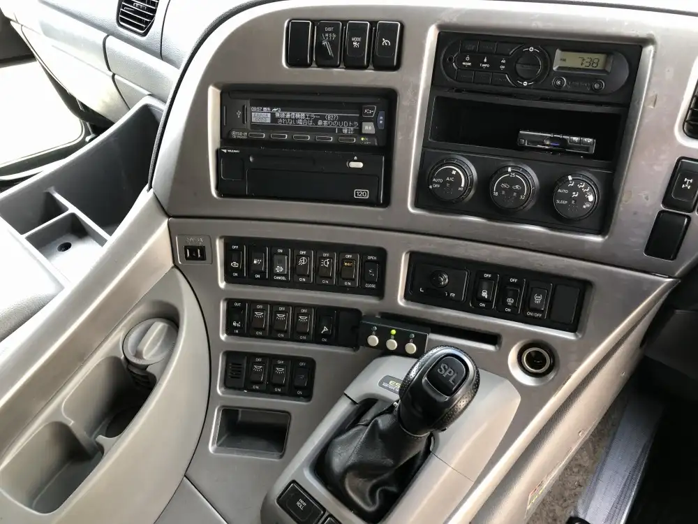 日産UD クオン 大型 平ボディ アルミブロック ベッドの中古トラック画像像17