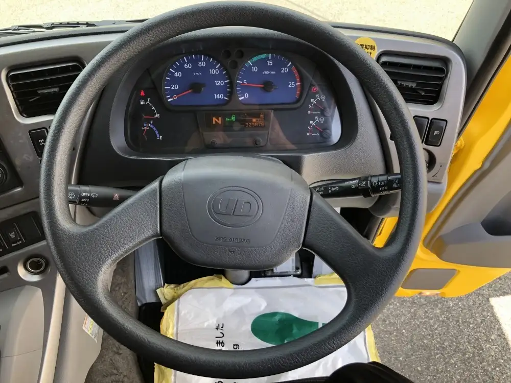 日産UD クオン 大型 平ボディ アルミブロック ベッドの中古トラック画像15
