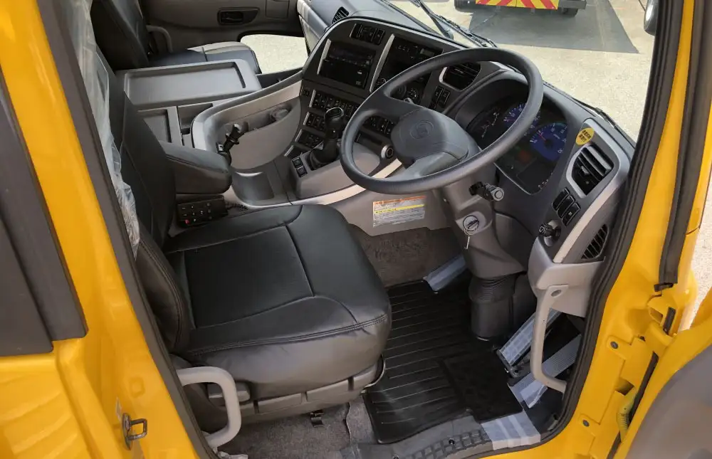 日産UD クオン 大型 平ボディ アルミブロック ベッドの中古トラック画像11