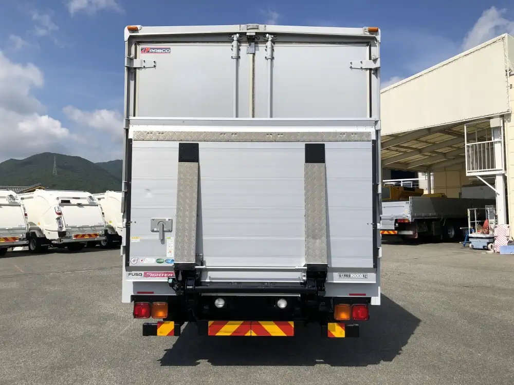 三菱 ファイター 中型/増トン ウイング パワーゲート ベッドの中古トラック画像3