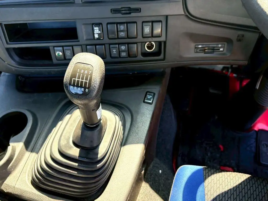 いすゞ ギガ 大型 トラクター ハイルーフ 2デフの中古トラック画像15