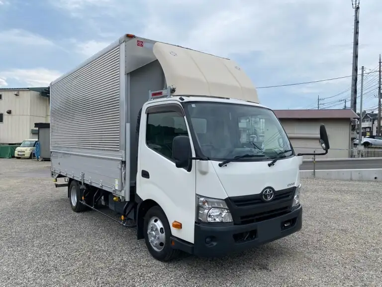 トヨタ ダイナ 小型 ウイング TKG-XZU710 H29の中古トラック画像3