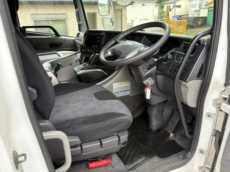 日産UD クオン 大型 トラクター ハイルーフ 1デフの中古トラック画像12
