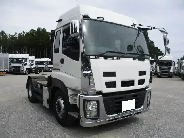 いすゞ ギガ 大型 トラクター ハイルーフ 1デフの中古トラック画像2