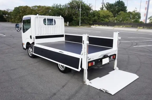 日産 アトラス 小型 平ボディ パワーゲート 床鉄板の中古トラック画像6