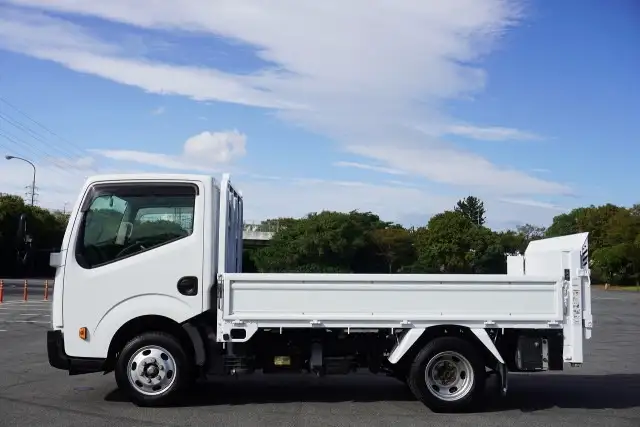 日産 アトラス 小型 平ボディ パワーゲート 床鉄板の中古トラック画像7