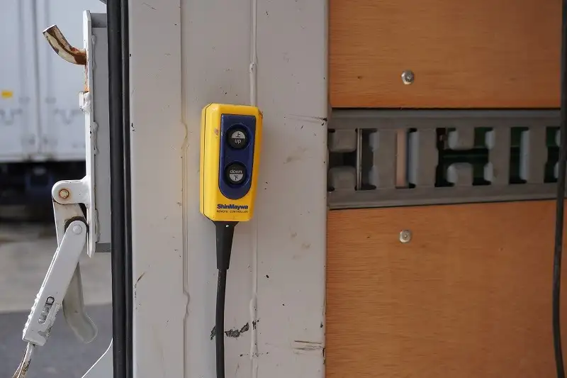 三菱 キャンター 小型 アルミバン パワーゲート サイドドアの中古トラック画像8