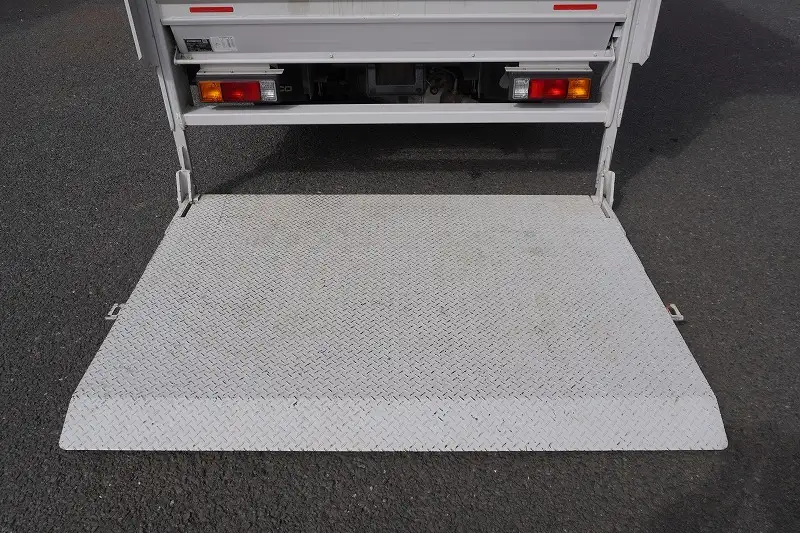 三菱 キャンター 小型 アルミバン パワーゲート サイドドアの中古トラック画像9