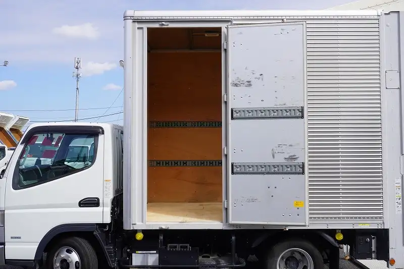 三菱 キャンター 小型 アルミバン パワーゲート サイドドアの中古トラック画像4